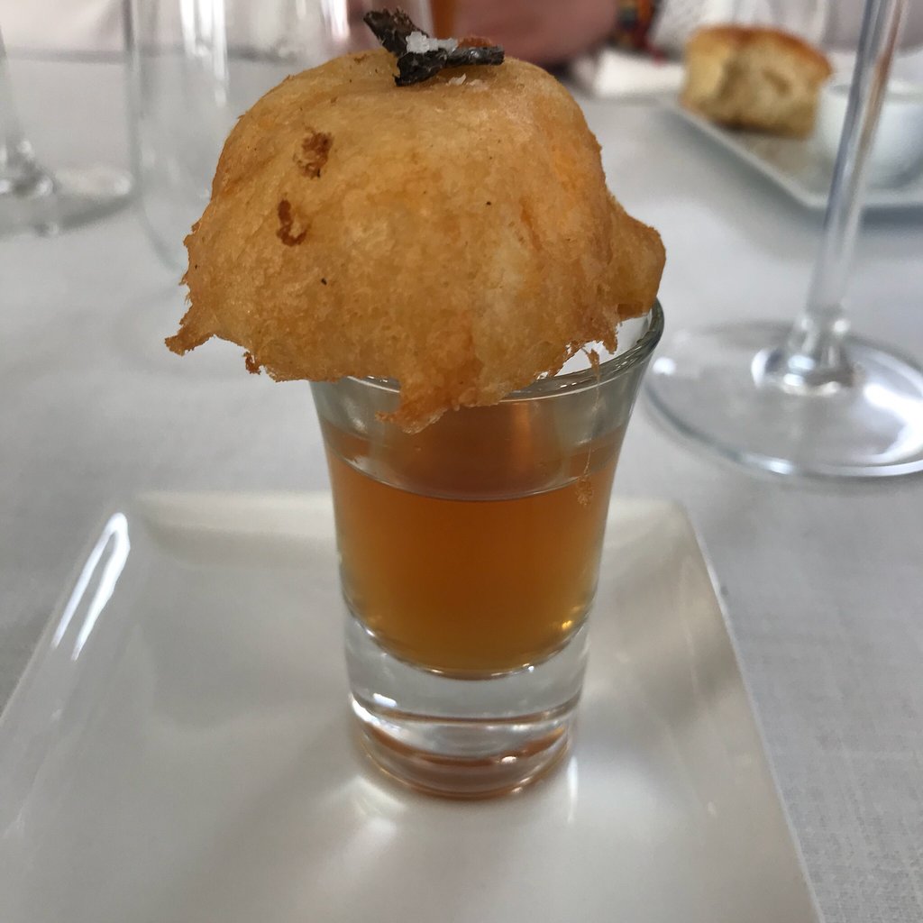 Restaurant o stea Michelin El Batan - Tramacastilla - Gălbenuș de ou cu trufă în tempura cu supă Miso