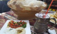 Salate si lipie, A la Turca