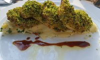 Cocosel in crusta aromata cu piure de cartofi – Mahala (2)