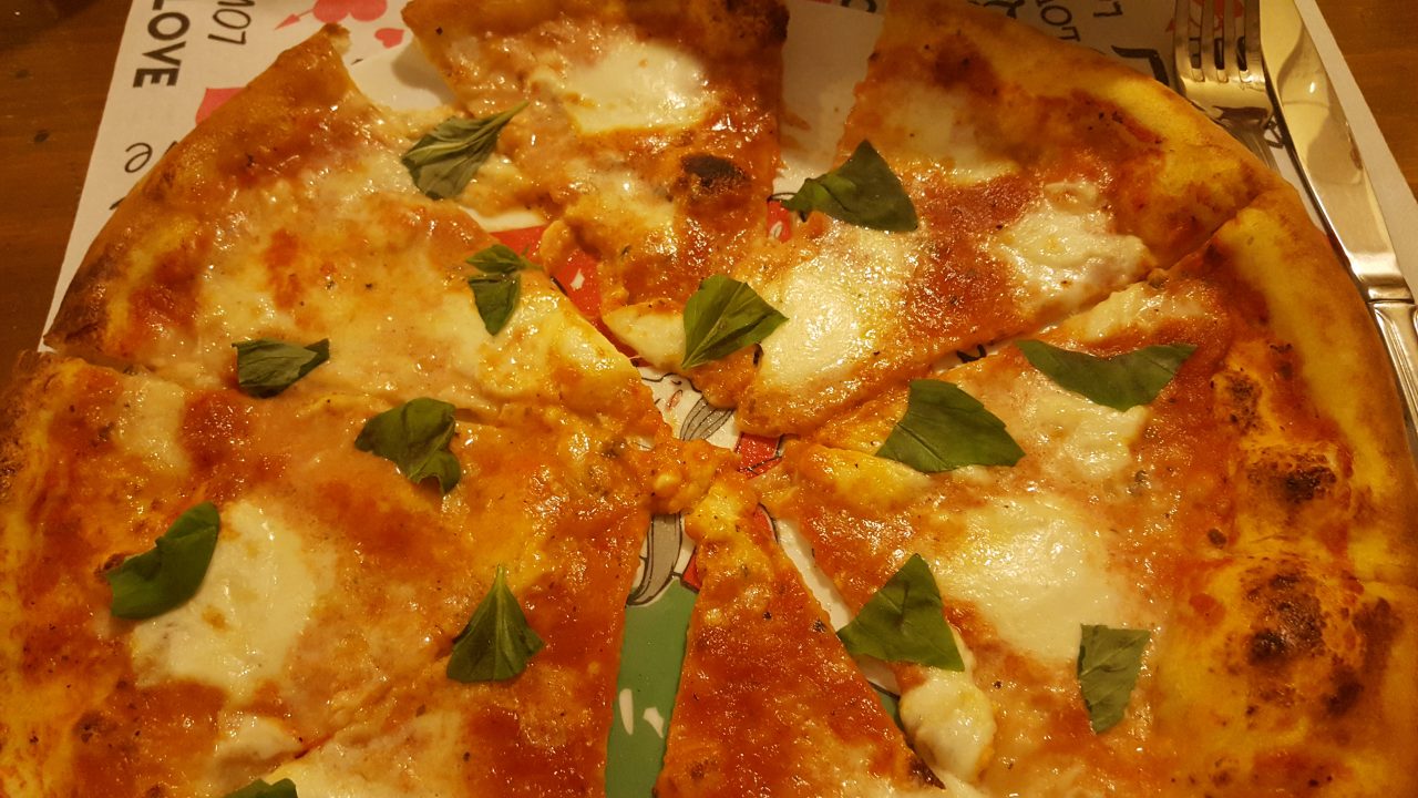 Pizza margherita - Pizzeria Volare