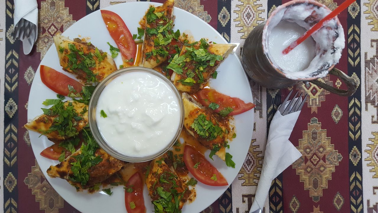 Sarma Beyti, A la Turca